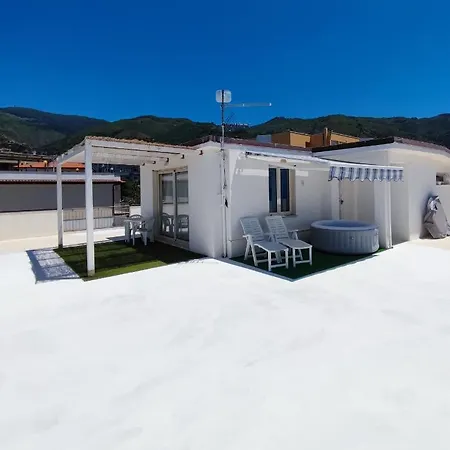 Terrazza Sul Mare The Lighthouse Apartment Paola