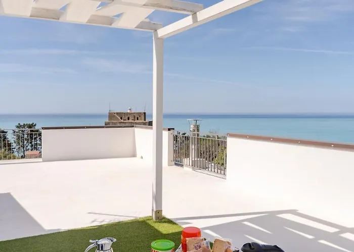 Terrazza Sul Mare The Lighthouse * Paola